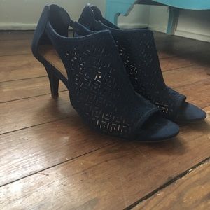 Navy Heels